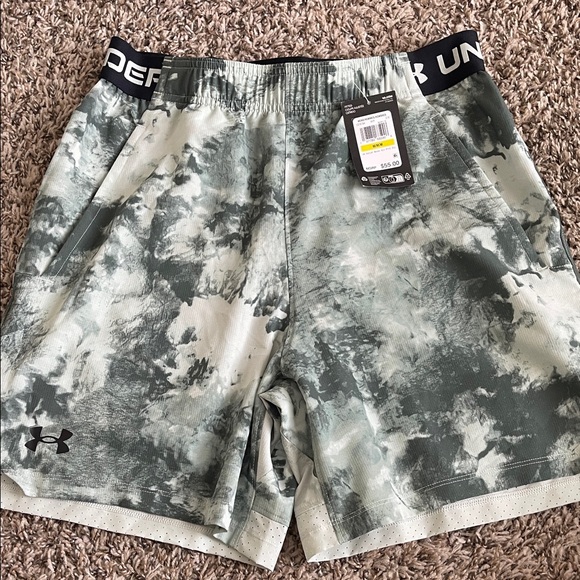 Under Armour Other - Under Armour Men's Black and Gray Patterned Athletic Shorts